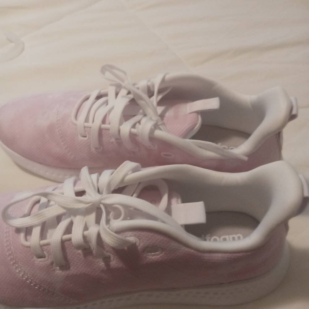 Shoes - Picture 2 of 3